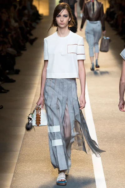 Look 38